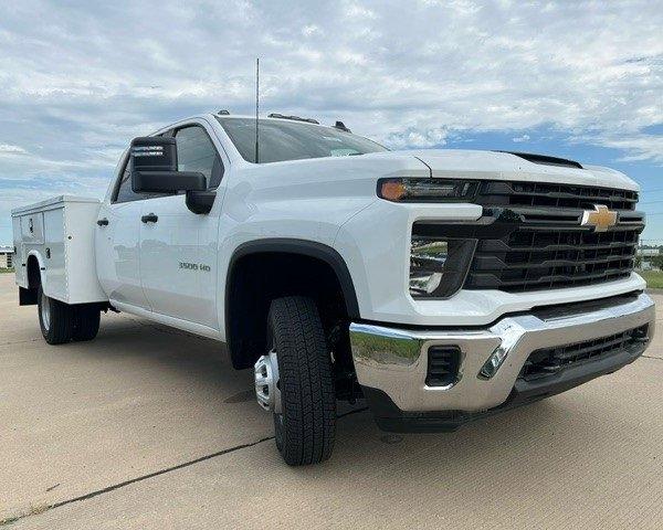 2024 Chevrolet Silverado 3500 HD Chassis Cab Vehicle Photo in TOPEKA, KS 66609-0000