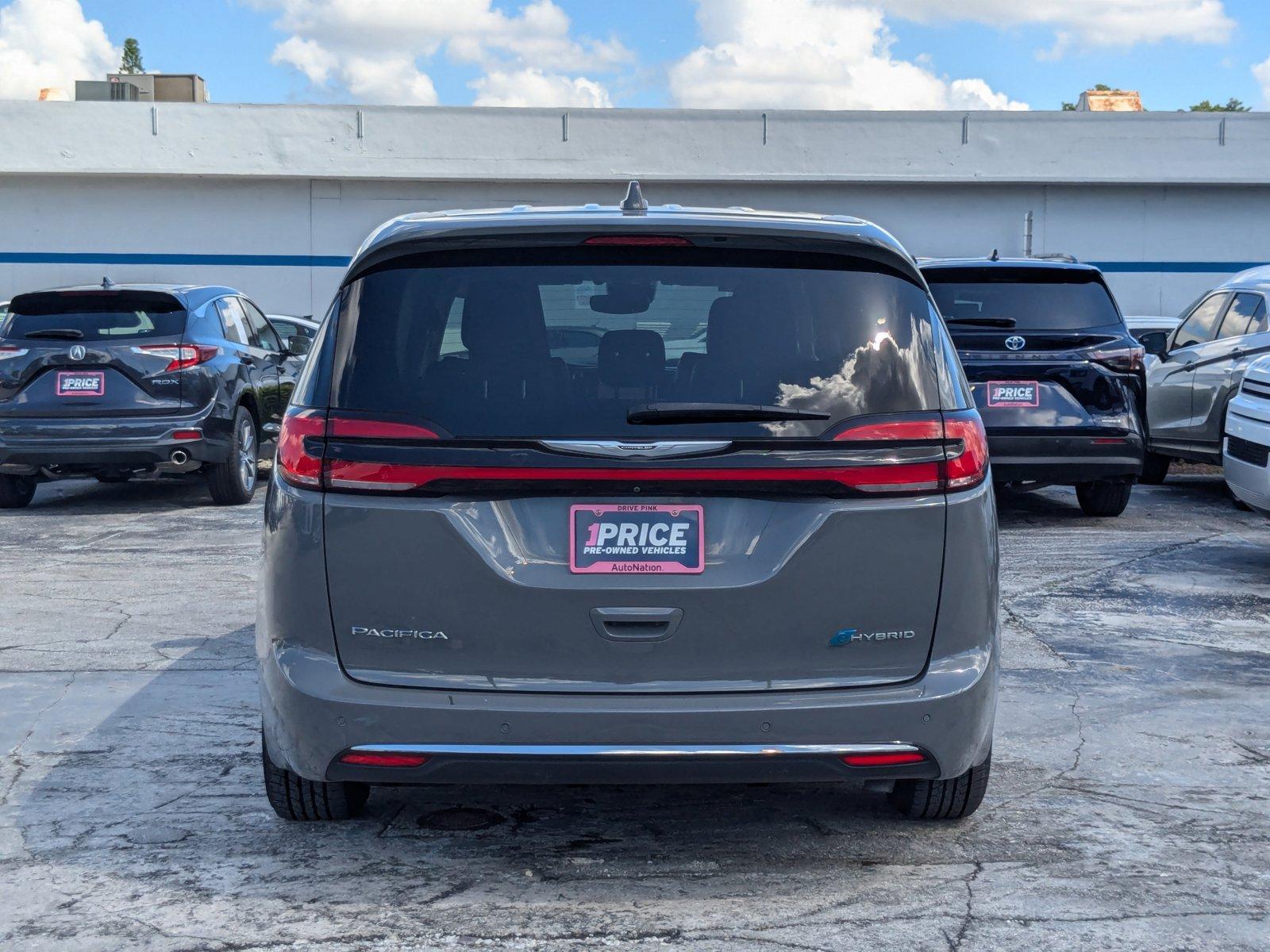 2022 Chrysler Pacifica Vehicle Photo in MIAMI, FL 33134-2699