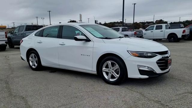 Used 2022 Chevrolet Malibu 1LT with VIN 1G1ZD5ST2NF134988 for sale in Dallas, TX