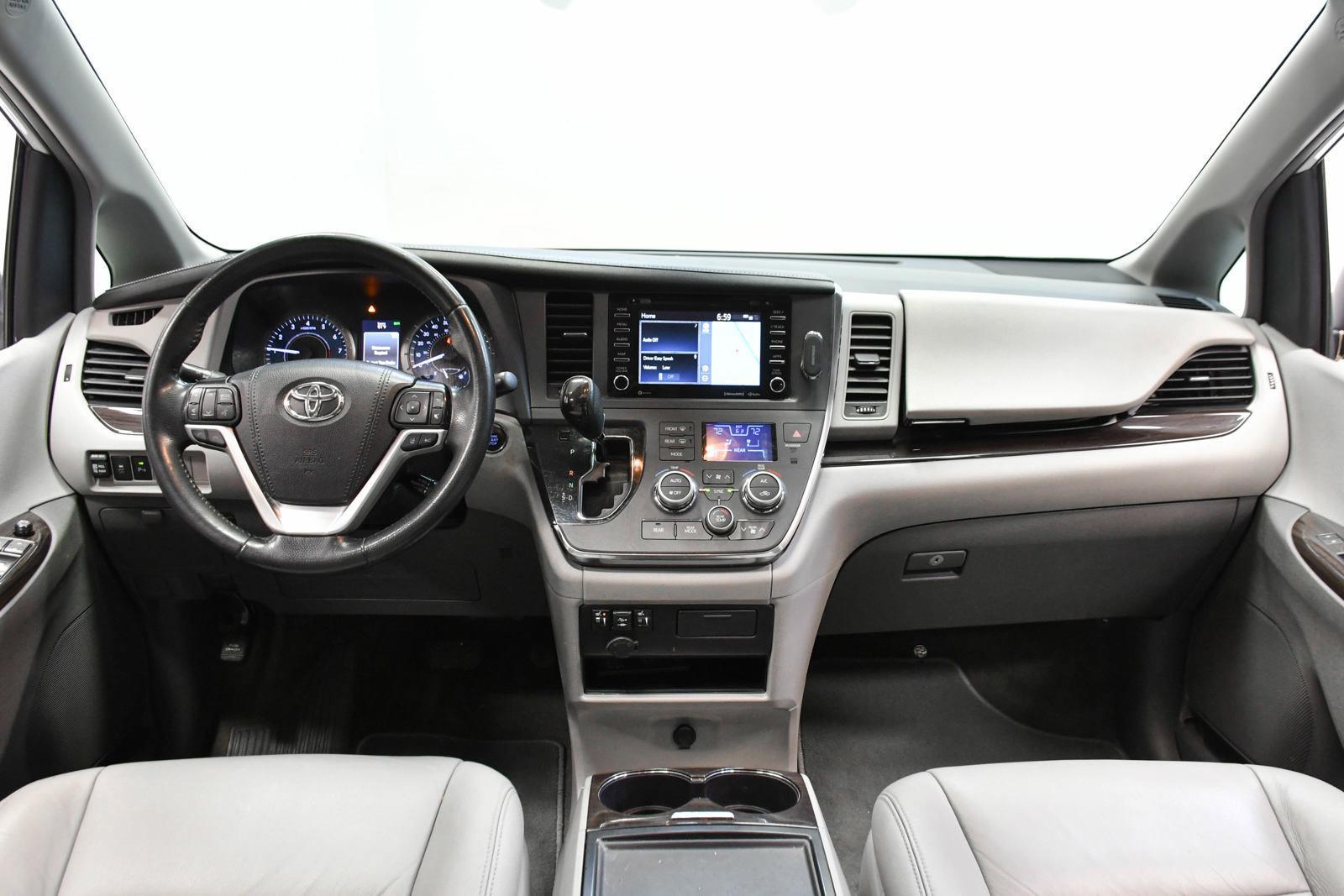 2019 Toyota Sienna Vehicle Photo in DALLAS, TX 75235