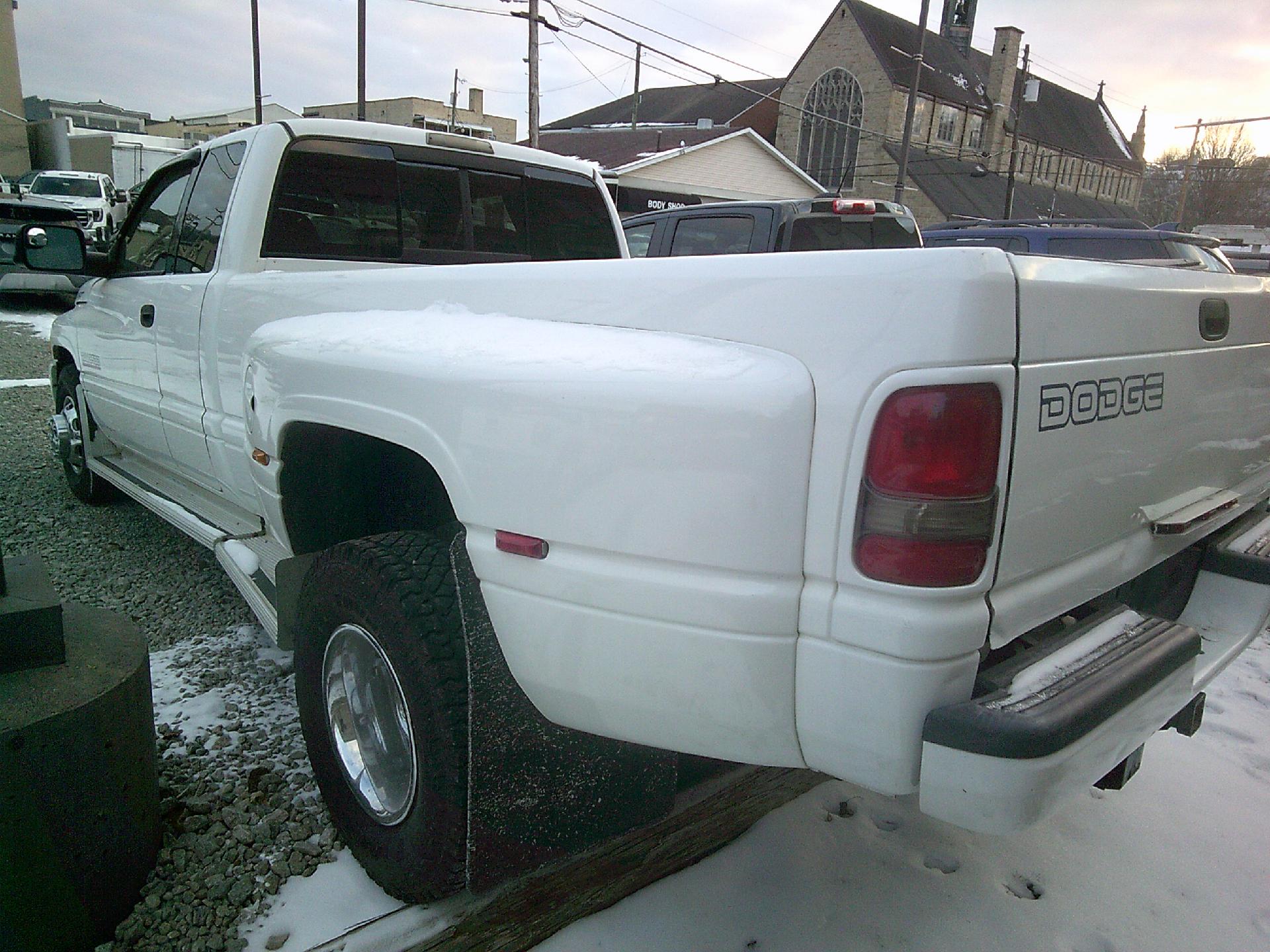 2001 Dodge Ram 3500 Vehicle Photo in KITTANNING, PA 16201-1536