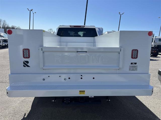2024 Chevrolet Silverado 3500 HD Chassis Cab Vehicle Photo in ALCOA, TN 37701-3235