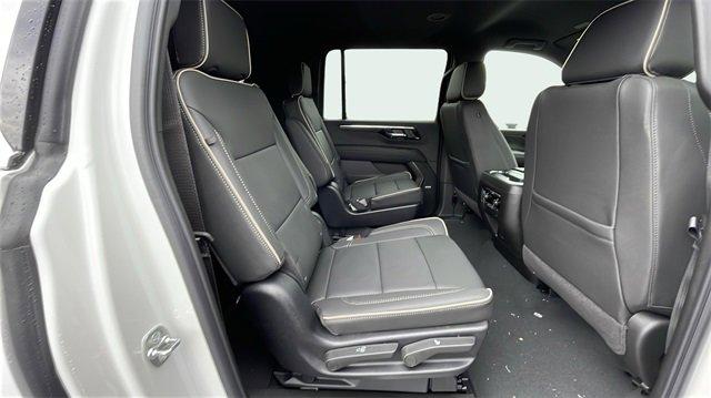 2025 Chevrolet Suburban Vehicle Photo in THOMPSONTOWN, PA 17094-9014