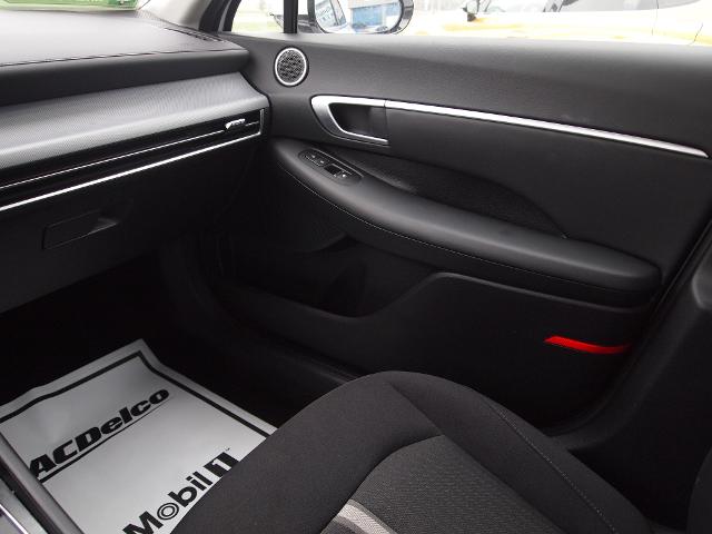 2024 Hyundai Sonata Hybrid Vehicle Photo in MADISON, IN 47250-1611