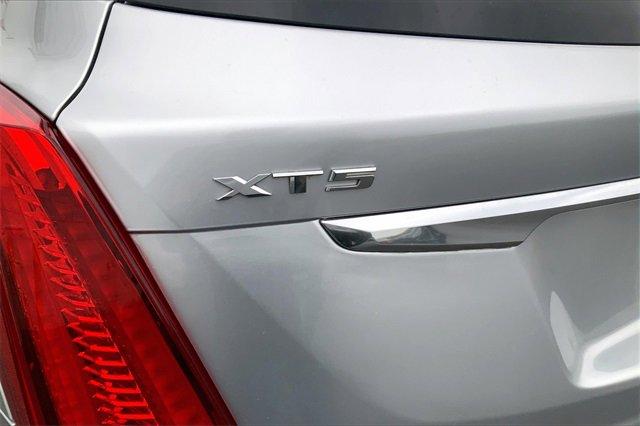 2017 Cadillac XT5 Vehicle Photo in INDEPENDENCE, MO 64055-1377