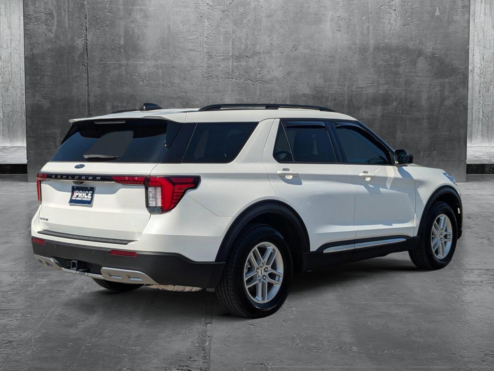 2025 Ford Explorer Vehicle Photo in St. Petersburg, FL 33713