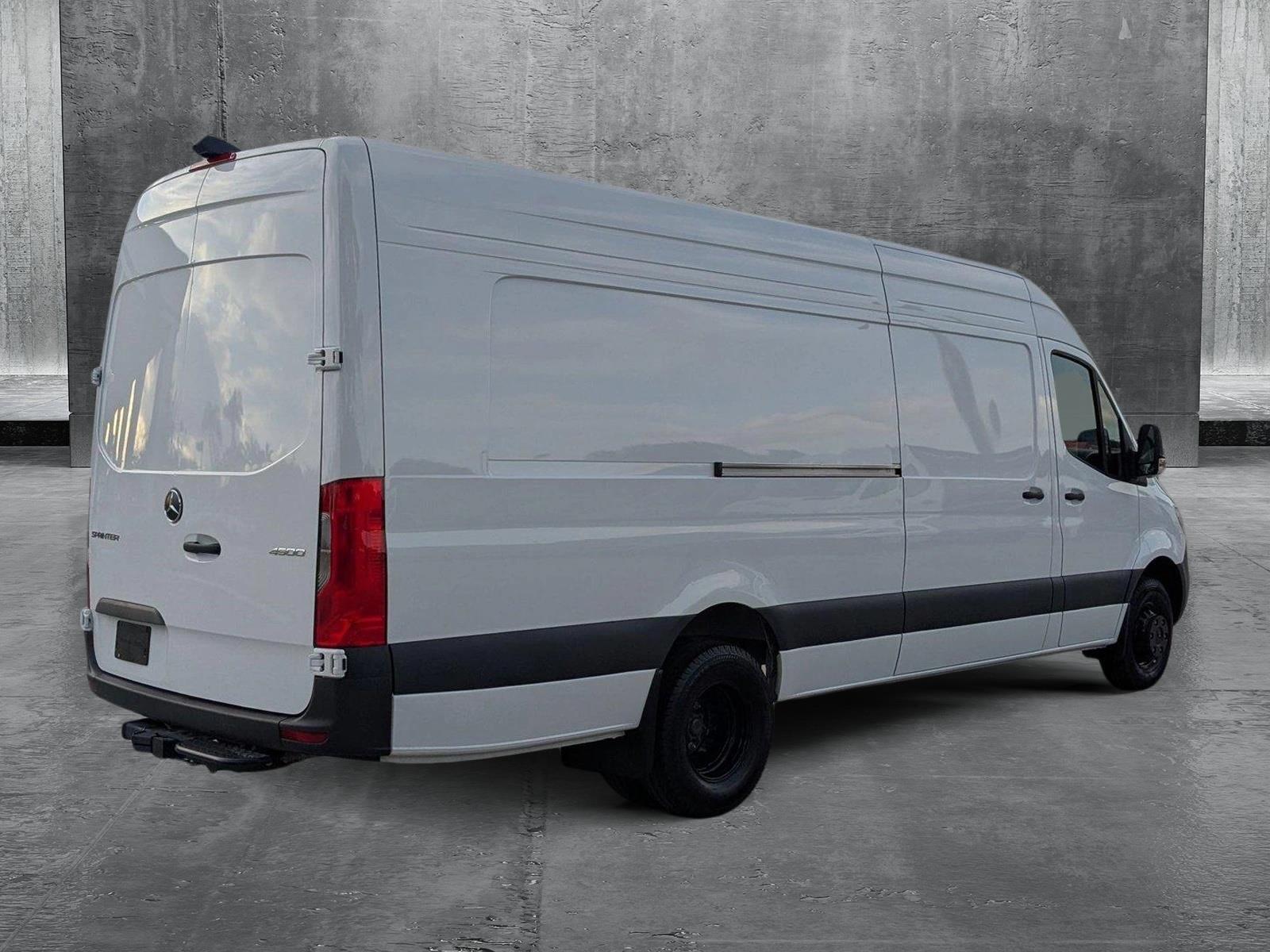 2024 Mercedes-Benz Sprinter Cargo Van Vehicle Photo in PEMBROKE PINES, FL 33024-6534