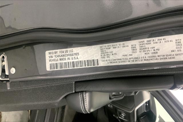2024 Jeep Grand Cherokee L Vehicle Photo in Kansas City, MO 64114