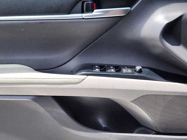 2019 Toyota Camry Vehicle Photo in DENTON, TX 76210-9321