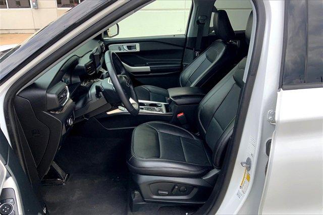2023 Ford Explorer Vehicle Photo in TOPEKA, KS 66609-0000
