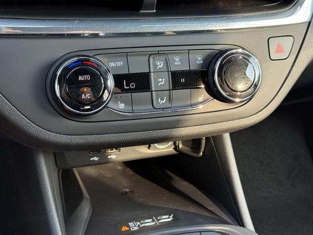 2025 Buick Envista Vehicle Photo in COLUMBIA, MO 65203-3903