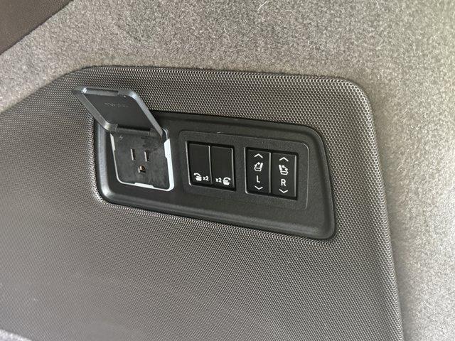 2021 Cadillac Escalade Vehicle Photo in LEOMINSTER, MA 01453-2952