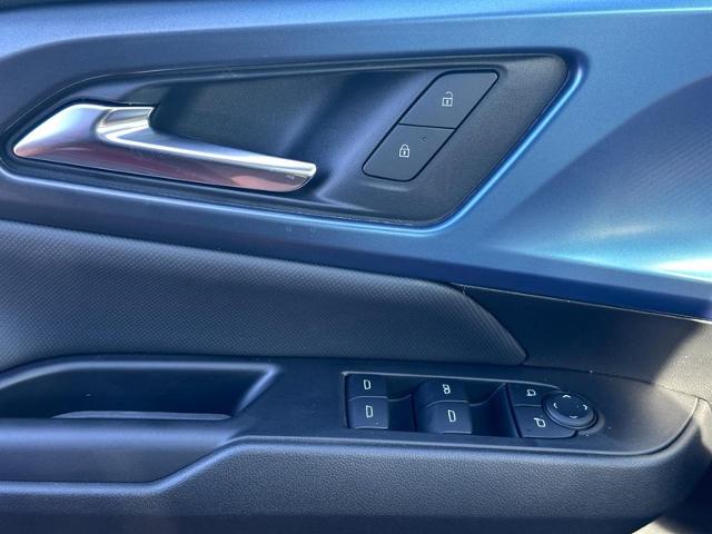 2025 Chevrolet Equinox EV Vehicle Photo in COLUMBIA, MO 65203-3903