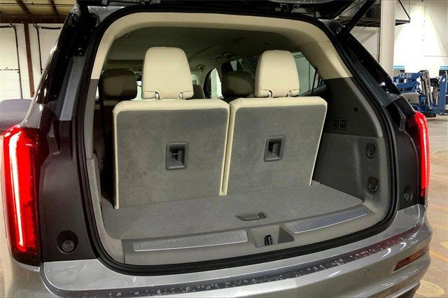 2025 Cadillac XT6 Vehicle Photo in KANSAS CITY, MO 64114-4545