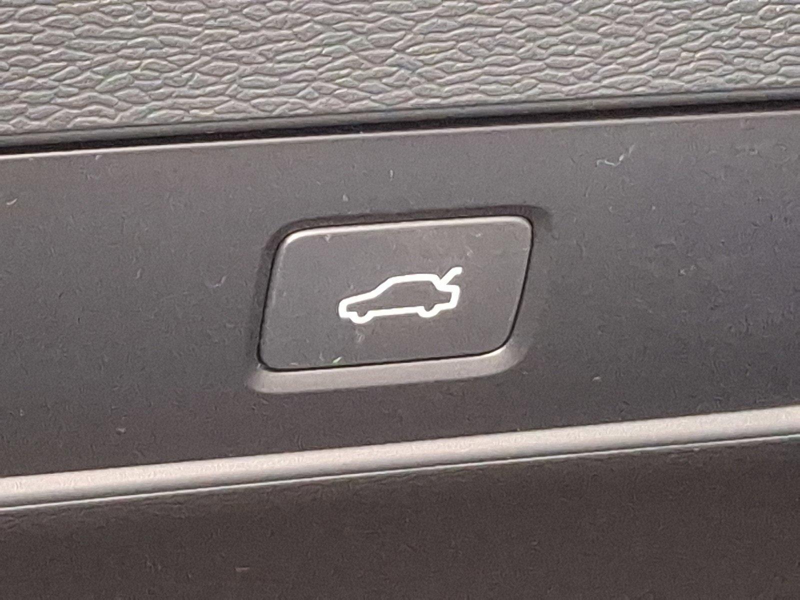 2024 Volvo XC40 Vehicle Photo in Harrisburg, PA 17111