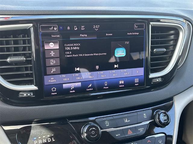 2022 Chrysler Pacifica Vehicle Photo in ALBERTVILLE, AL 35950-0246
