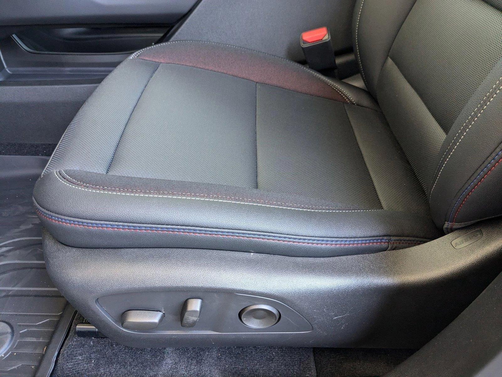 2025 Chevrolet Equinox EV Vehicle Photo in VALENCIA, CA 91355-1705