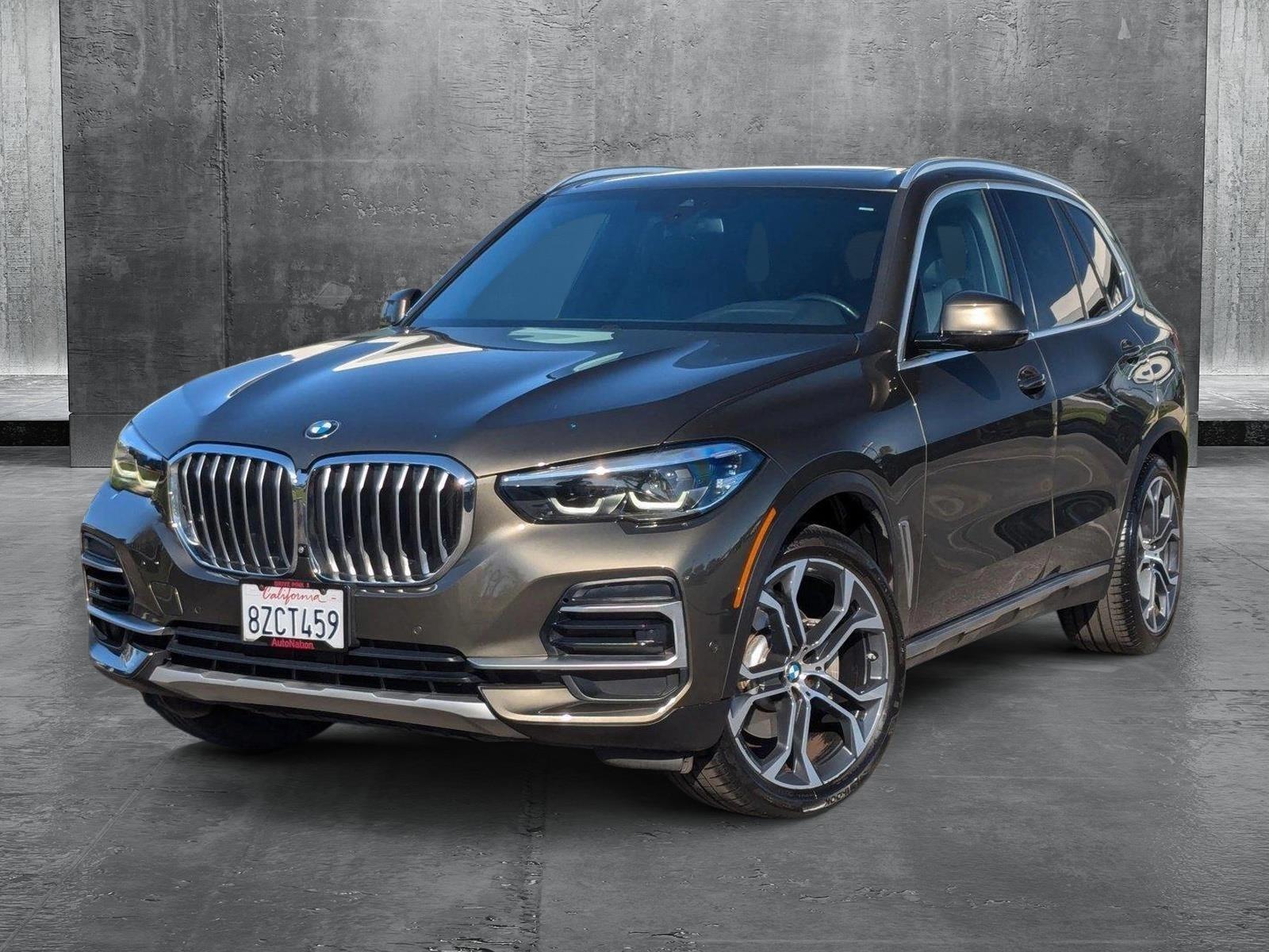 2022 BMW X5 sDrive40i Vehicle Photo in Valencia, CA 91355