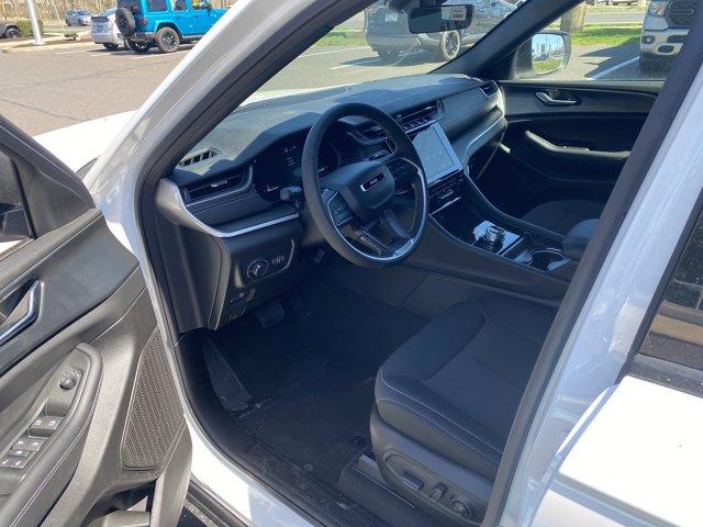 2025 Jeep Grand Cherokee Vehicle Photo in Doylsetown, PA 18901