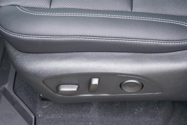 2025 Chevrolet Traverse Vehicle Photo in VENTURA, CA 93003-8585
