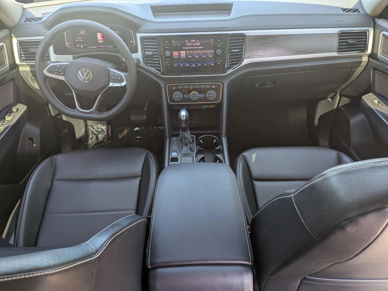 2022 Volkswagen Atlas Vehicle Photo in Sarasota, FL 34231