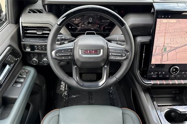 2025 GMC Yukon XL Vehicle Photo in ELK GROVE, CA 95757-8703