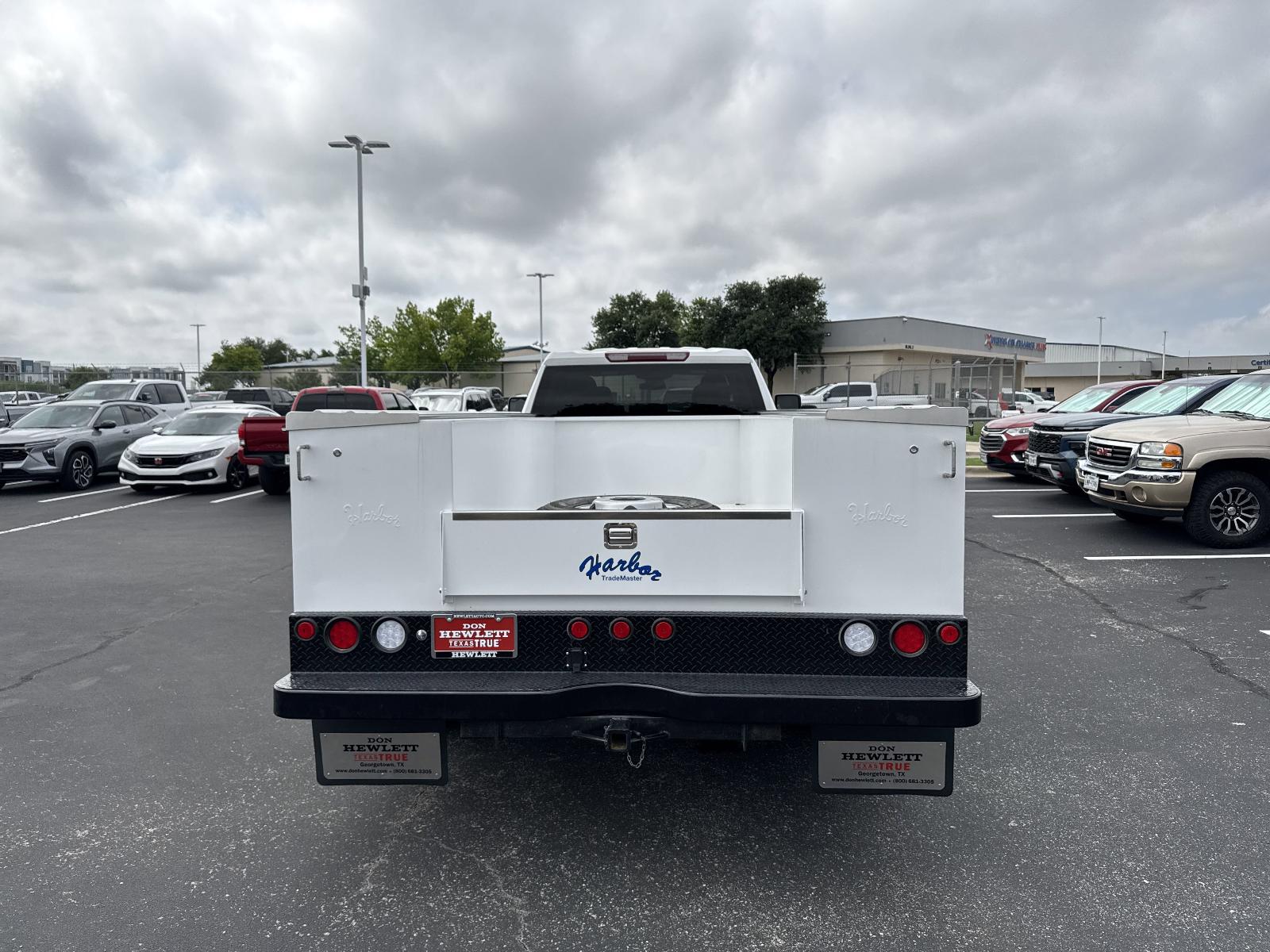 2025 Chevrolet Silverado 3500 HD Chassis Cab Vehicle Photo in GEORGETOWN, TX 78626-7508