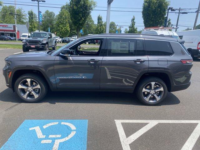 2025 Jeep Grand Cherokee L Vehicle Photo in Doylsetown, PA 18901