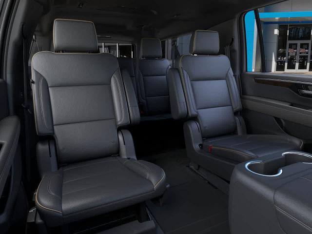 2025 Chevrolet Suburban Vehicle Photo in MOON TOWNSHIP, PA 15108-2571