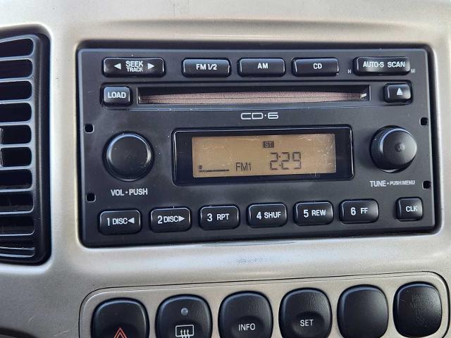 2005 Ford Escape Vehicle Photo in DENTON, TX 76210-9321