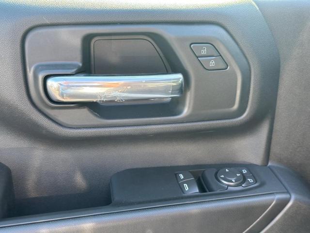 2025 GMC Sierra 2500 HD Vehicle Photo in COLUMBIA, MO 65203-3903