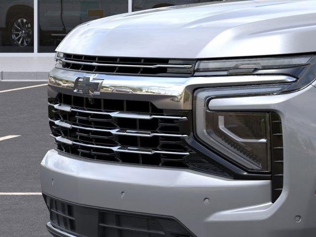 2025 Chevrolet Suburban Vehicle Photo in PUYALLUP, WA 98371-4149