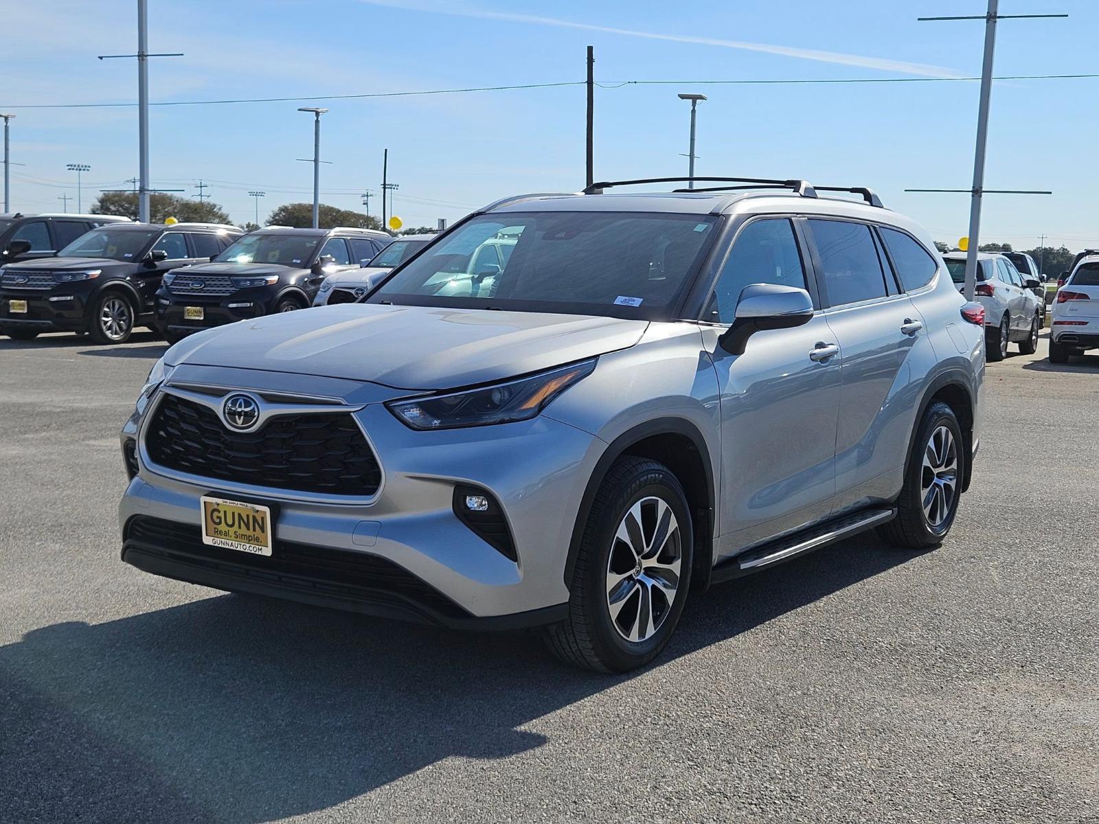 2023 Toyota Highlander Vehicle Photo in Seguin, TX 78155