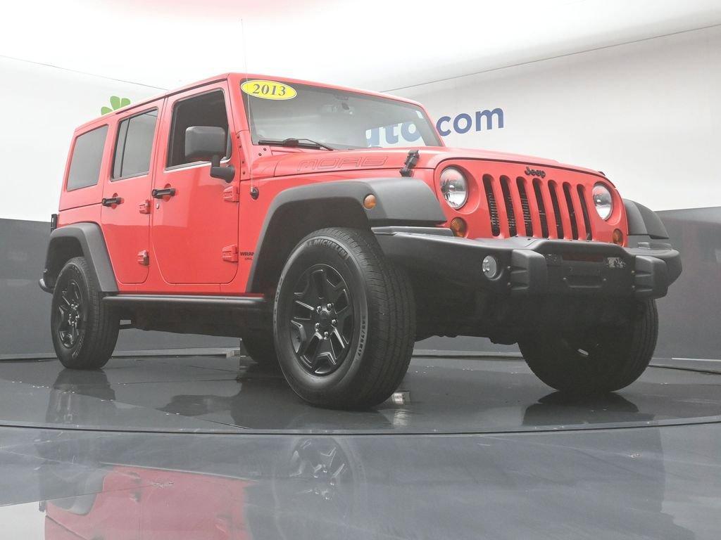 2013 Jeep Wrangler Unlimited Vehicle Photo in Cedar Rapids, IA 52402