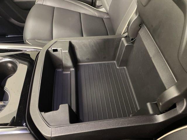 2025 Chevrolet Suburban Vehicle Photo in PHOENIX, AZ 85014-3381
