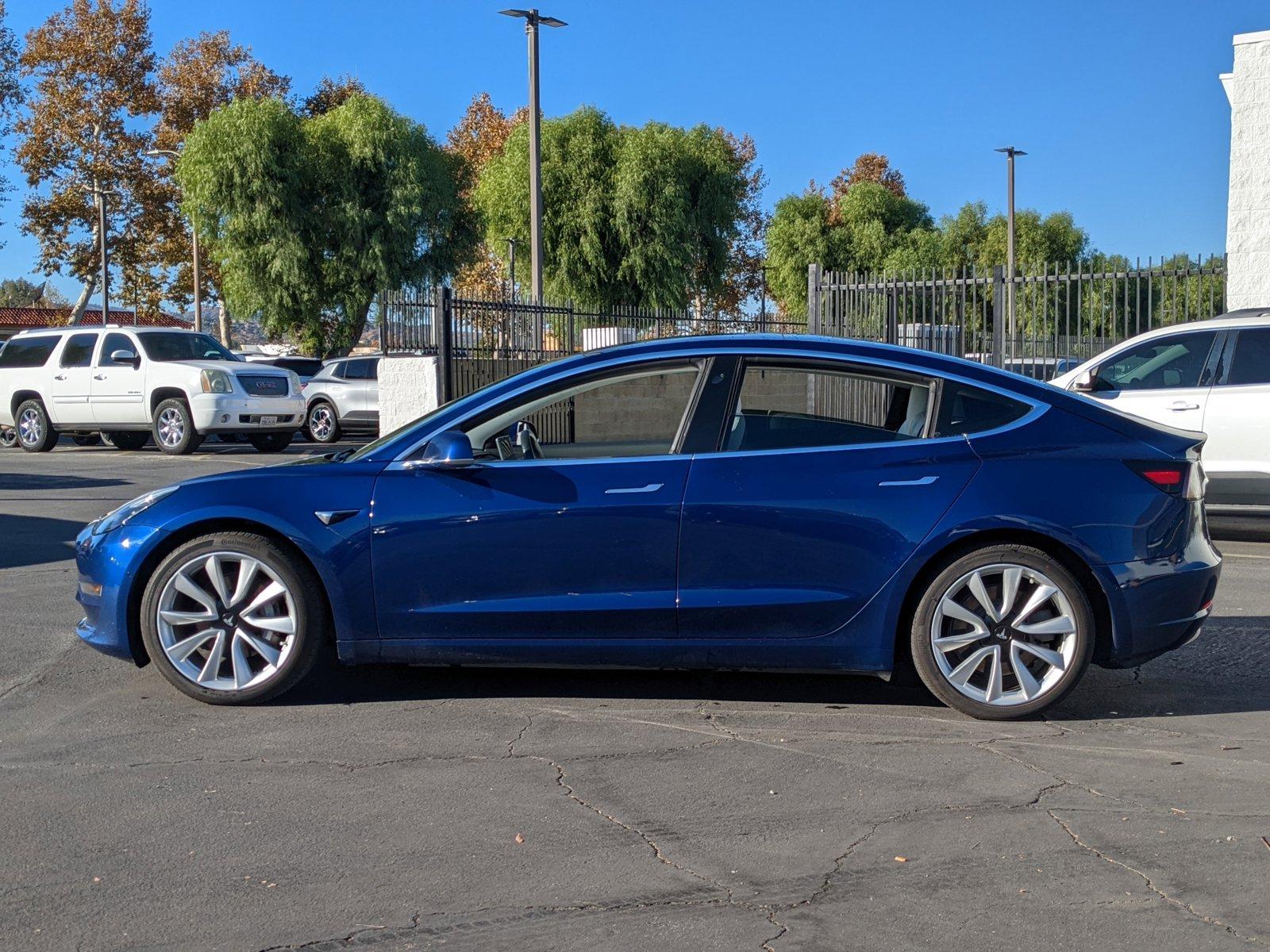 2018 Tesla Model 3 Vehicle Photo in VALENCIA, CA 91355-1705