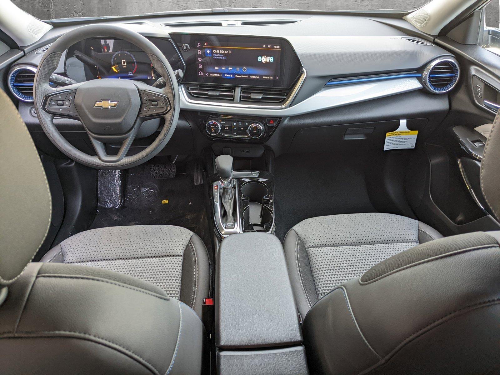 2025 Chevrolet Trax Vehicle Photo in VALENCIA, CA 91355-1705