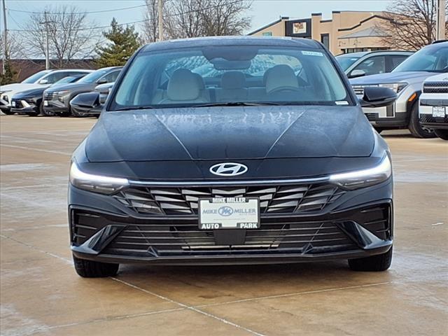 2025 Hyundai ELANTRA Vehicle Photo in Peoria, IL 61615