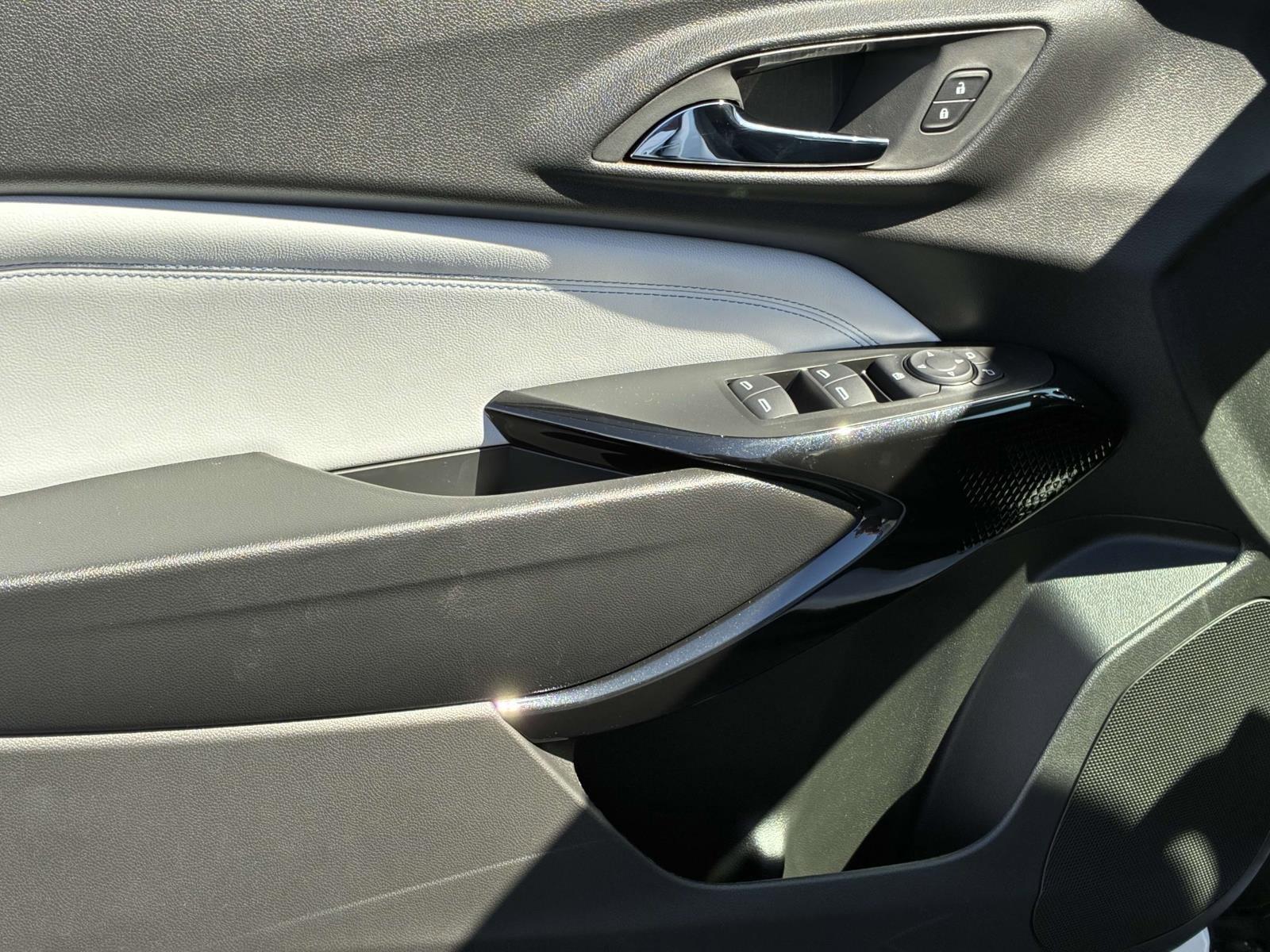 2025 Chevrolet Trax Vehicle Photo in LOS ANGELES, CA 90007-3794