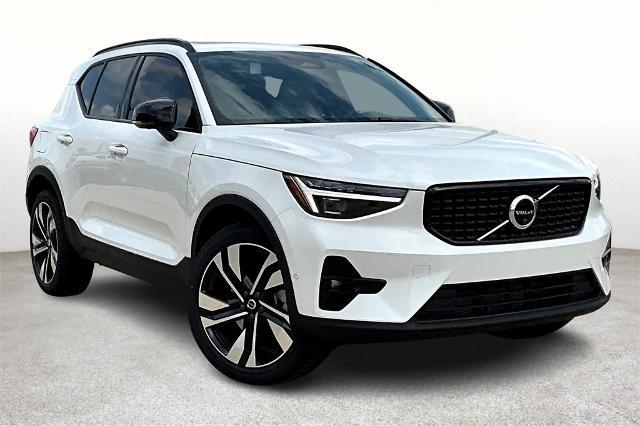 2025 Volvo XC40 Vehicle Photo in Grapevine, TX 76051