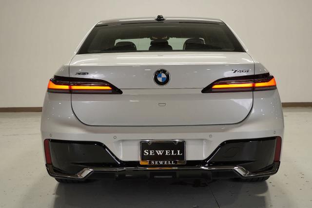 2024 BMW 740i xDrive Vehicle Photo in GRAPEVINE, TX 76051