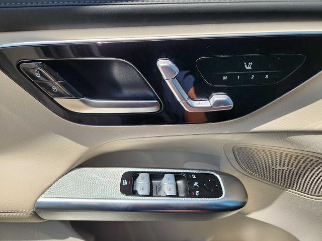 2025 Mercedes-Benz GLC Vehicle Photo in HOUSTON, TX 77079