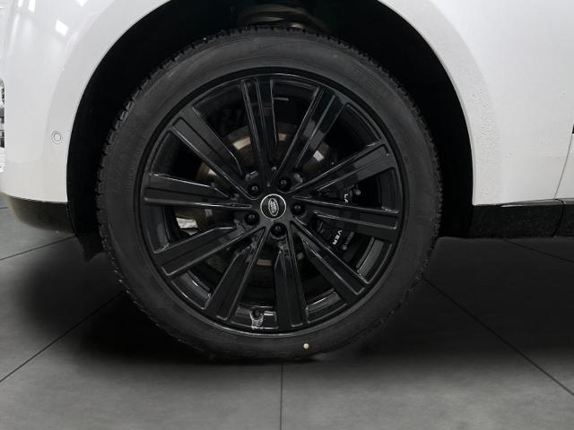 2025 Range Rover Vehicle Photo in Appleton, WI 54913