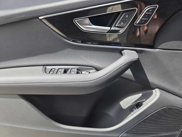 2025 Audi Q7 Vehicle Photo in SUGAR LAND, TX 77478