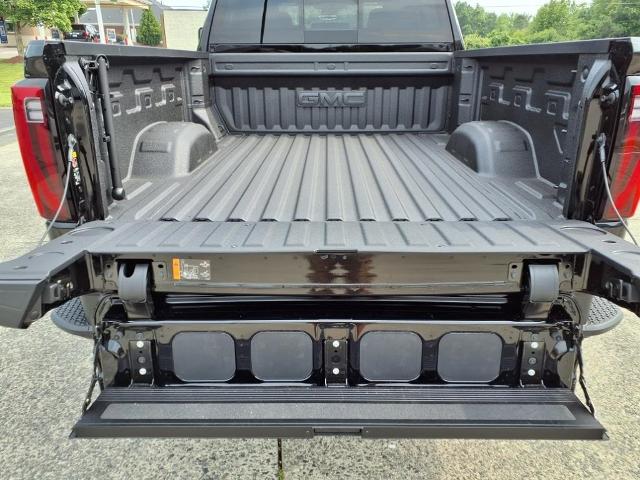 2025 GMC Sierra 2500 HD Vehicle Photo in ROXBORO, NC 27573-6143