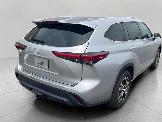 2022 Toyota Highlander Vehicle Photo in Appleton, WI 54913