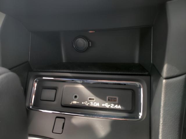 2025 Subaru Ascent Vehicle Photo in Green Bay, WI 54304