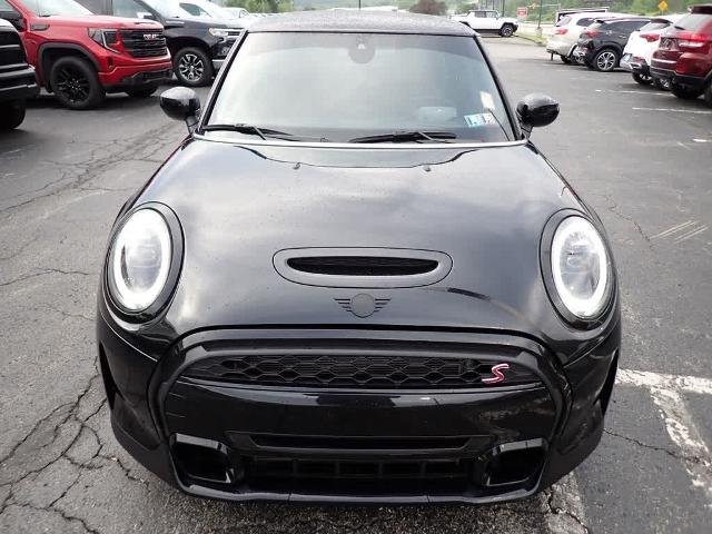 2024 MINI Cooper S Hardtop 2 Door Vehicle Photo in ZELIENOPLE, PA 16063-2910