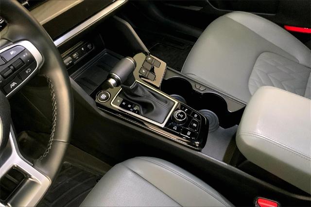 2023 Kia Sportage Vehicle Photo in Lees Summit, MO 64086