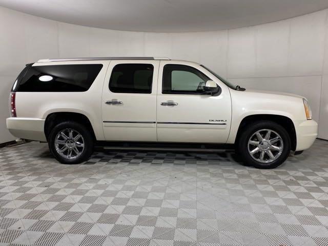 2014 GMC Yukon XL Vehicle Photo in MEDINA, OH 44256-9001